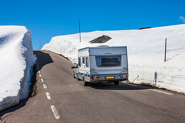 Image showing Caravan car travels on the highway.