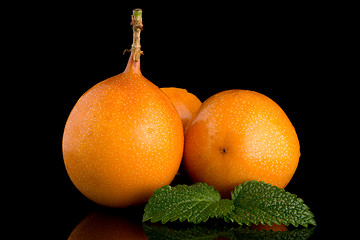 Image showing Passion fruit maracuja granadilla