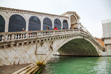 Image showing Rialto bridge (Ponte di Rialto) in Venice