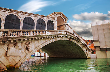 Image showing Rialto bridge (Ponte di Rialto) in Venice