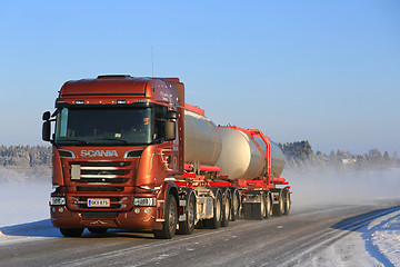 Image showing Bronze Scania R560 V8 Tank Truck on Winter Road