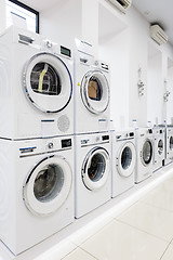 Image showing washing mashines in appliance store