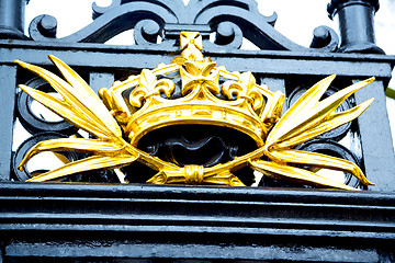 Image showing in london england the old metal gate   