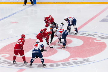 Image showing R. Horak (15) and D. Semin (42) on faceoff