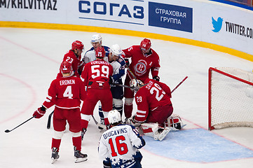 Image showing Harry Satery (29) catch the puck