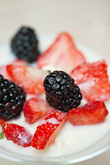 Image showing yogurt souffle with berries