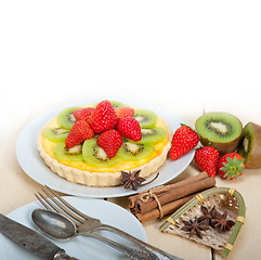 Image showing kiwi and strawberry pie tart 