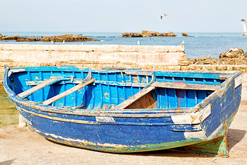 Image showing   boat and  in africa   castle brown brick  sky