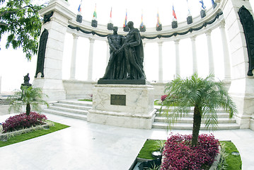 Image showing la rotunda malecon 2000