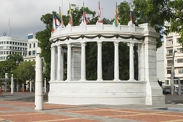 Image showing la rotunda malecon 2000