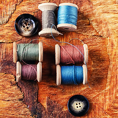 Image showing Spools of sewing threads