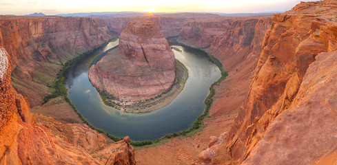 Image showing Panoramic overview of Horseshoe Bend near Page, Arizona