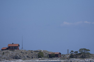 Image showing house on small island