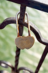 Image showing Castle in heart-shaped bronze