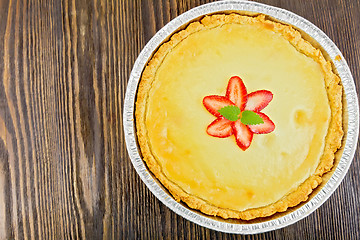 Image showing Pie strawberry with sour cream whole on board top