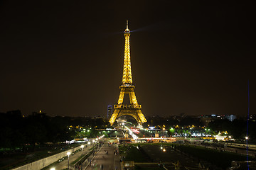 Image showing Eiffel Tower at nigh in Paris