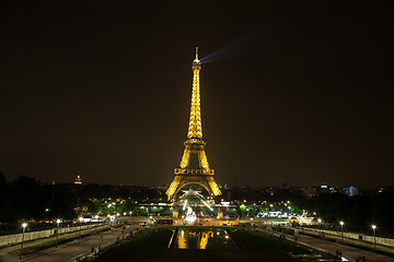 Image showing Eiffel Tower at nigh in Paris