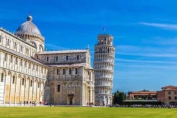 Image showing Leaning tower and Pisa cathedral