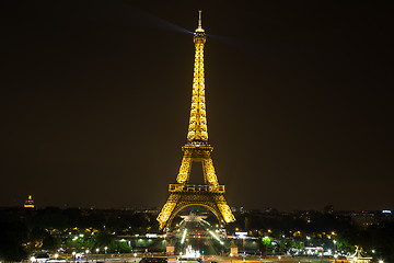 Image showing Eiffel Tower at nigh in Paris