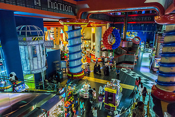 Image showing Interior View of Dubai Mall - world\'s largest shopping mall