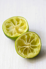 Image showing squeezed slice of lime