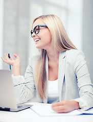 Image showing businesswoman with documents