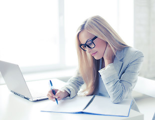 Image showing businesswoman with documents