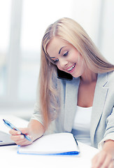 Image showing businesswoman with phone