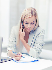 Image showing businesswoman with phone