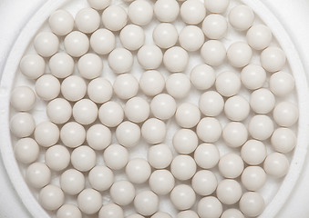 Image showing white balls