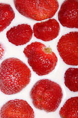 Image showing strawberries in cream