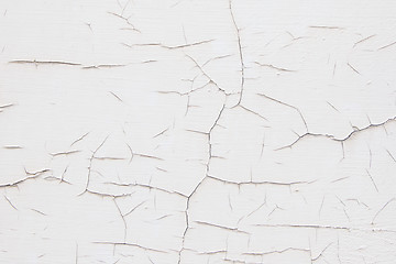 Image showing White wall with cracks