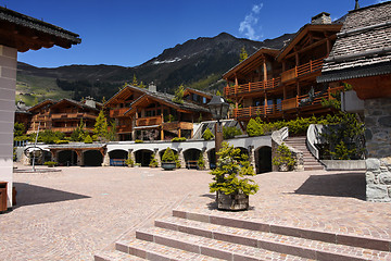 Image showing Chalet skiing resort in Verbier, Switzerland