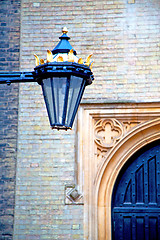 Image showing brown wooden parliament in london old  street lamp