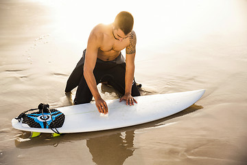 Image showing Getting ready for surf