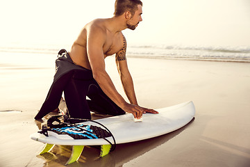 Image showing Getting ready for surf