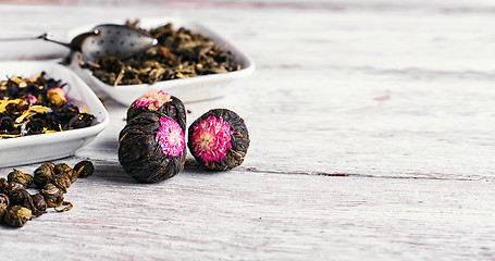 Image showing Varieties of loose leaf tea