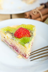 Image showing kiwi and strawberry pie tart 