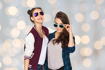 Image showing happy smiling pretty teenage girls in sunglasses