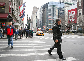 Image showing People walking in Manhattan