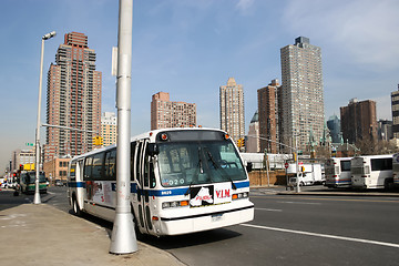 Image showing Bus parked in Manhattan