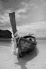 Image showing Longtailboat at the beach