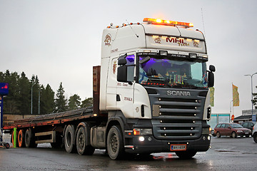 Image showing Scania Semi Hauls Rebar