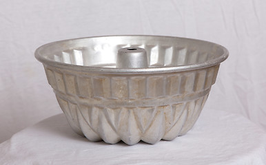 Image showing Old fluted tube baking pan isolated