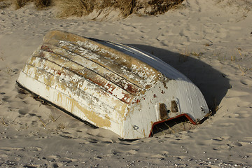 Image showing Old boat at the beach