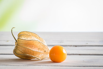 Image showing Peruvian groundcherry on a table