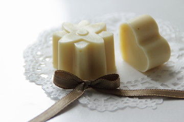 Image showing Handmade white praline