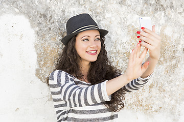 Image showing Making a selfie