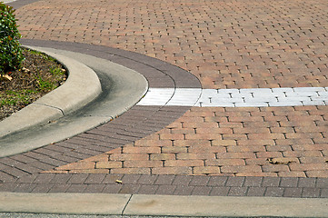 Image showing curved driveway with painted line