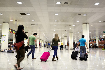 Image showing People in the airport.